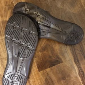 Under Armour Shoes - Under Armour realtree-camo/pink slide on sandals Under Armour Shoes - Under Armour realtree-camo/pink slide on sandals